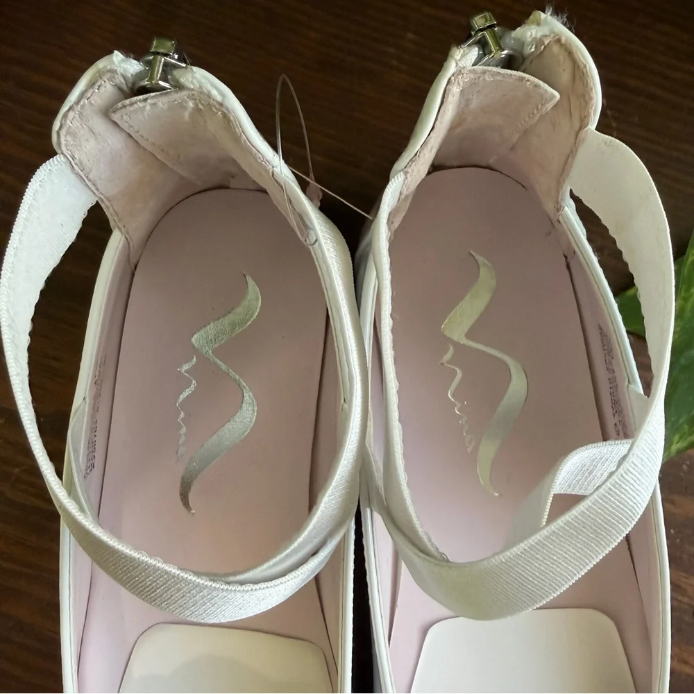 NIB- Girls’ Size 3 Nina (Cara) Wht Patent Leather Dress Flats W/Ballet Straps
